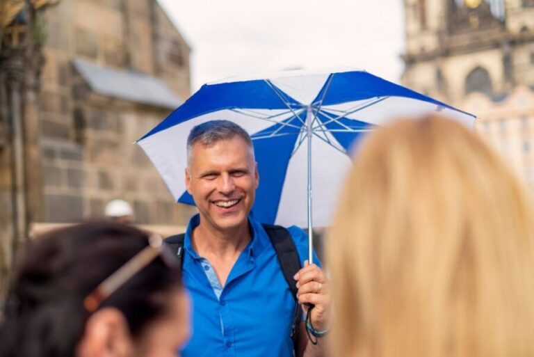 Prague: 6-Hour Tour with River Boat Cruise and Lunch - Lunch and the Scenic Vltava River Cruise