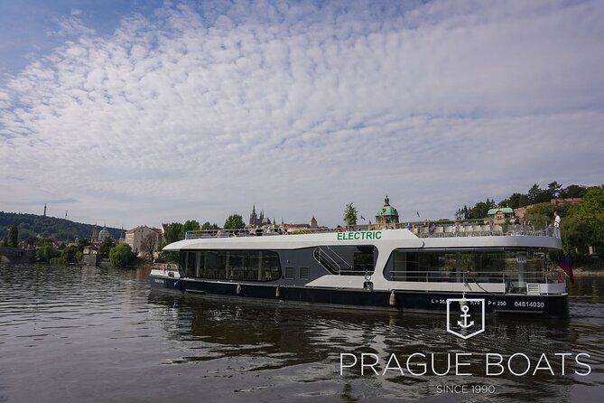 Prague Boats 1-hour Cruise - The Experience in Detail