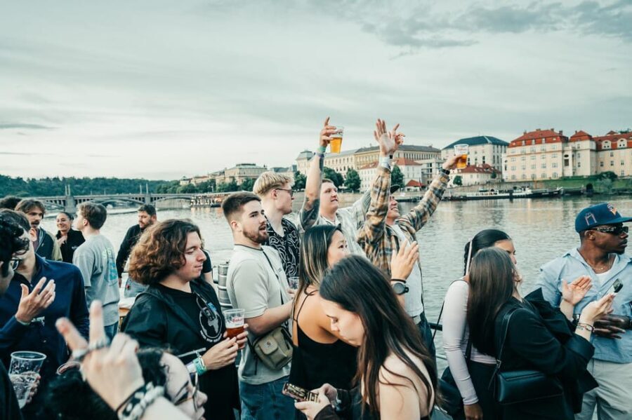 Prague: Booze Cruise with Open Bar and Duplex Entry - The Itinerary Breakdown