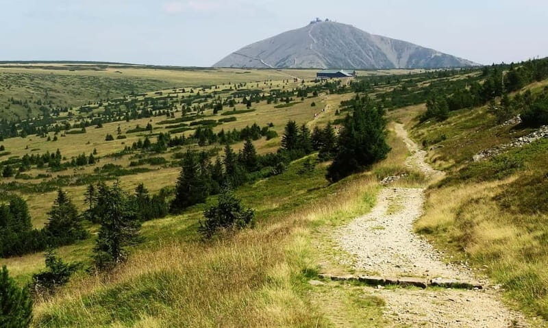 Prague: Day trip to Krkonoe Mountains - Hiking in Krkonoše National Park