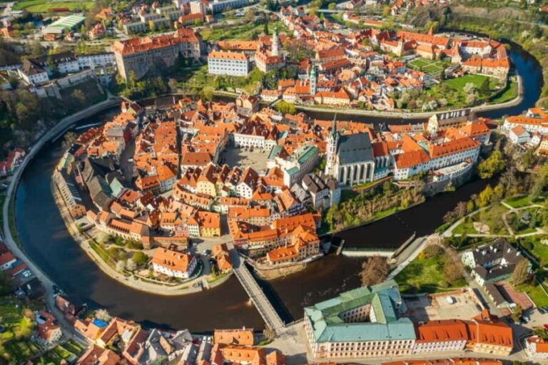 Prague: eský Krumlov & Bohemian Village Day Trip with Lunch - Museums and Extra Adventures
