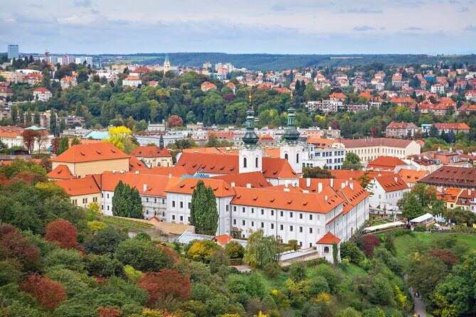 Prague Essential - Exploring Prague: A Detailed Review of the Essential Tour