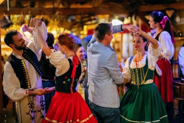 Prague: Folkloric Dinner Show with Unlimited Drinks - Practical Tips for Visitors