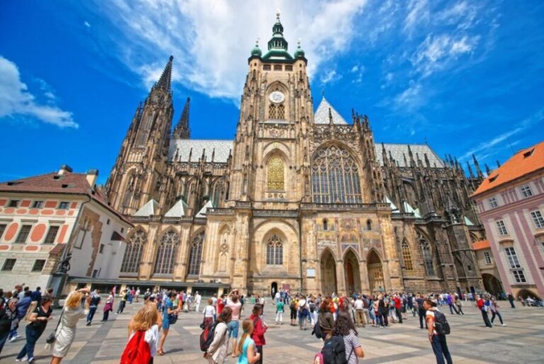 Prague Hradcany Castle, St Vitus Cathedral Tour with Tickets - The Route and the Highlights: What You’ll See