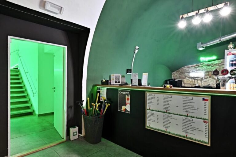 Prague: Mazemania Miniature Golf Experience - Summary: Is Mazemania Miniature Golf Worth It?