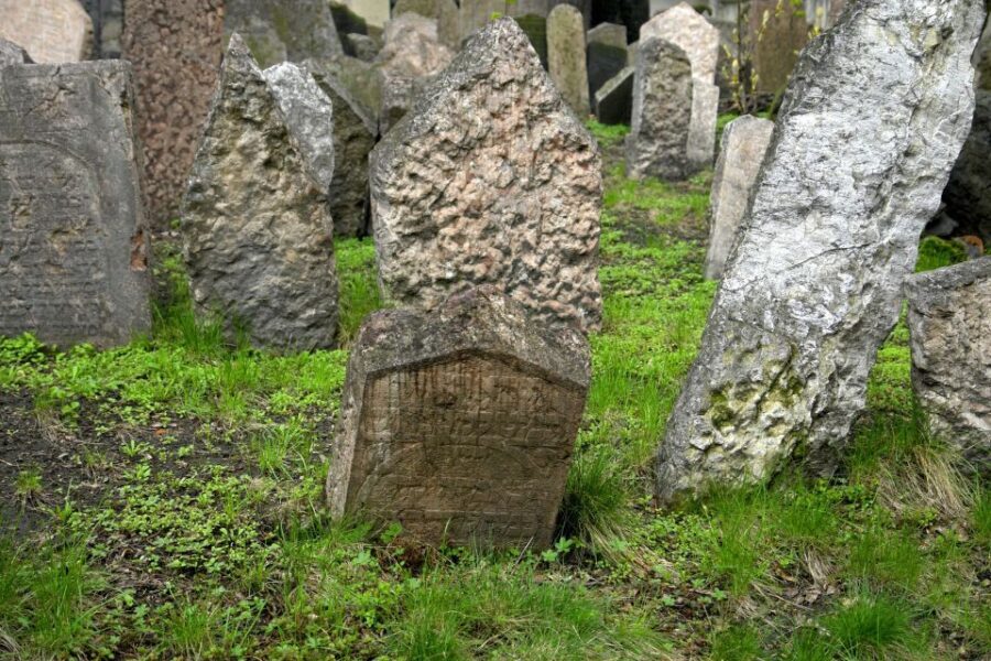Prague: Old Town and Jewish Quarter Tour - The Sum Up: Who Should Consider This Tour?