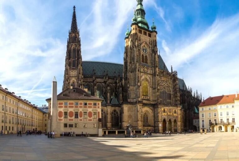 Prague: Prague Castle Guided Tour - Practical Considerations