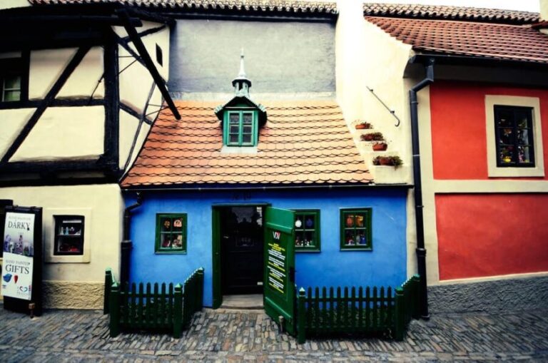 Prague: Prague Castle Guided Tour with Entrance Ticket - A Possible Drawback