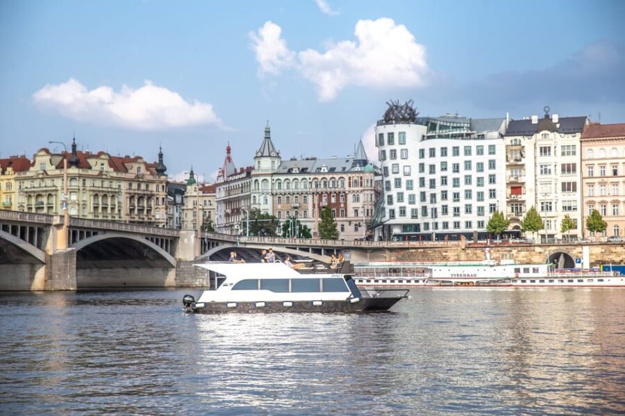 Prague: Private River Cruise with Unlimited Beer or Prosecco - Analyzing the Value: Is It Worth It?