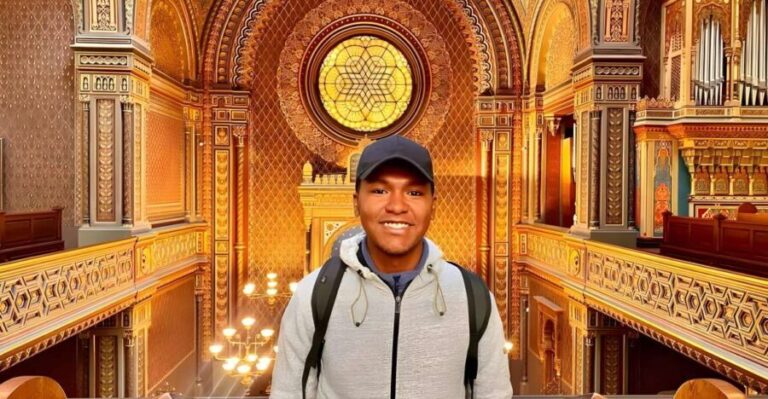 Prague: Private Tour inside the Jewish Cemetery & Synagogues - Walking Through the Historic Jewish Quarter