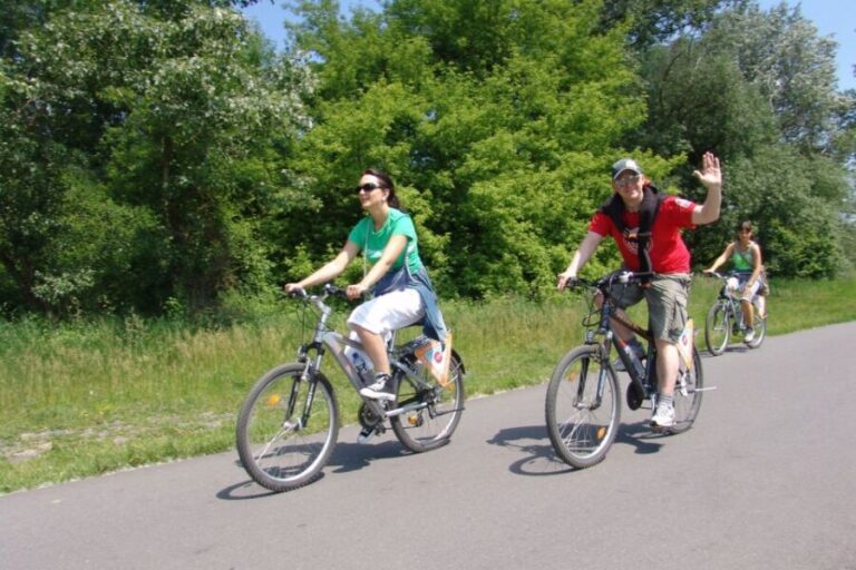 Prague: River & Park Bike Tour to Troja Chateau - FAQ