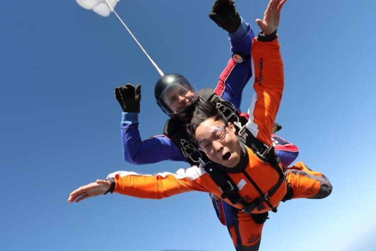 Prague: Tandem Skydiving 14,000ft over Prague with Transfers - The Experience in Detail