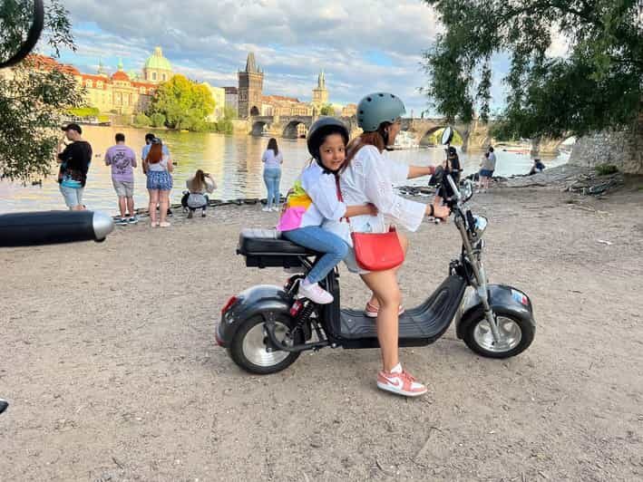 Prague: VIP Private 3 hours E-scooter tour with guide - A Deep Dive into the Prague E-scooter Experience
