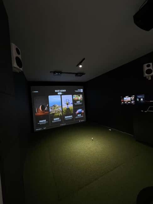 Premium Golf Simulator Experience in Moschato - FAQs about the Golf Simulator Experience in Moschato