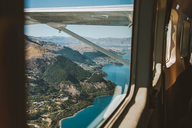 Premium Milford Sound Tour Including Cruise, Flight & Lunch - Food & Comfort