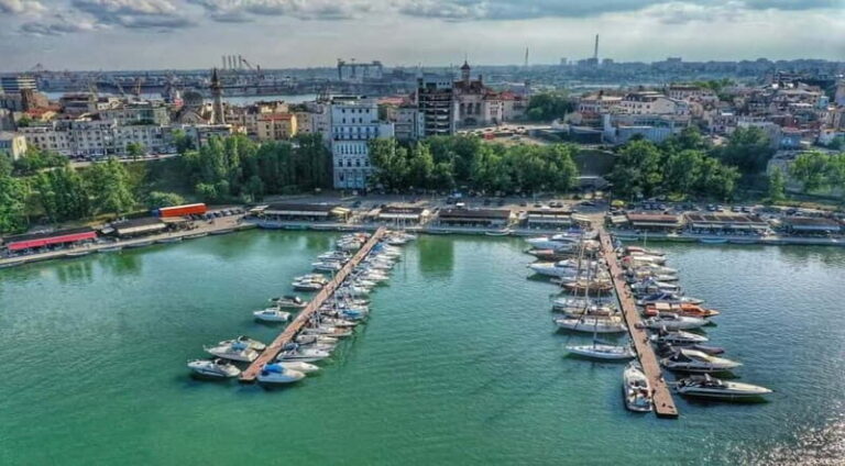 PREMIUM TOUR SMALL GROUP Bucharest-Constana: Coastal Escape - Exploring the Charm of Constanta in a Day