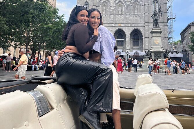 PRIVATE 2-Hour tour of Montréal in Convertible Cadillac + Murals - Discovering Montreal in a Classic Convertible Cadillac