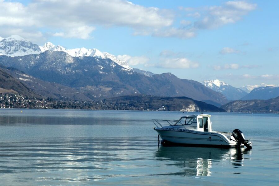 Private 2-hour Walking Tour of Annecy with official guide - Authentic Insights and Practical Tips