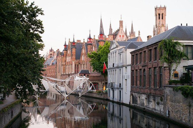 Private 3-hour walking tour of Bruges with official tour guide - Exploring the Details of the Tour