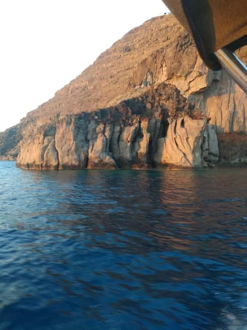 Private 5hrs Cruise with stop for lunch,dinner in Thirasia - Who Should Consider This Tour?