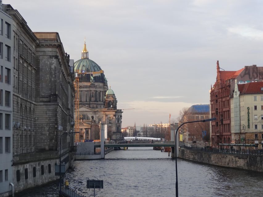 Private Berlin In a Day History Tour With Expert Guide - Mid-Morning: The War and Cold War Stories