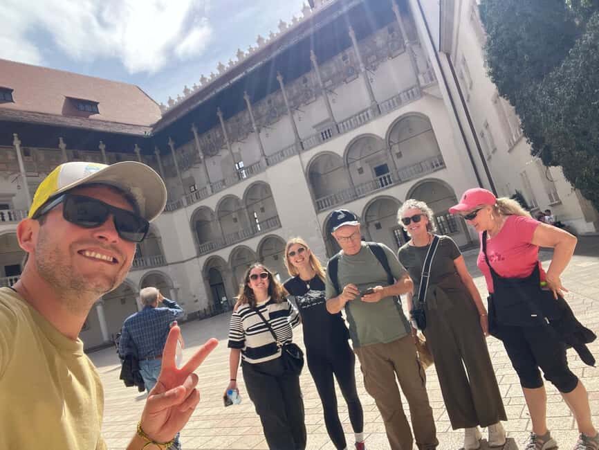 Private Bike Tour from 4 pax, Old Town, Univ, Castle, Jewish - Who this tour is best for