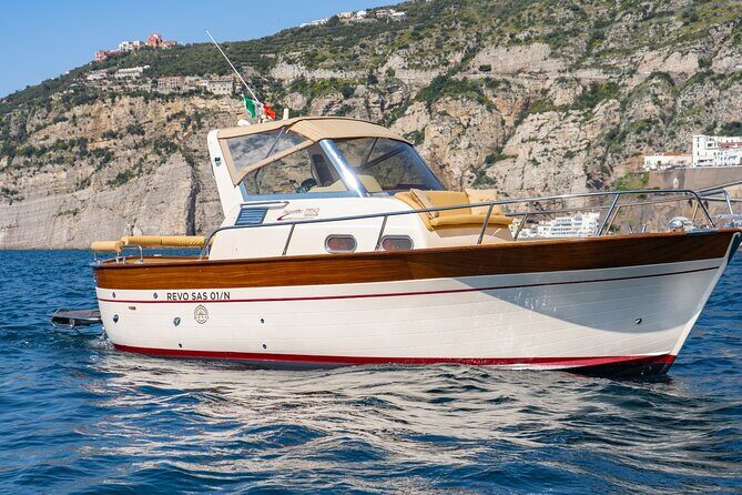 Private Boat Tour of Capri from Positano on Sorrentine Gozzo - An In-Depth Look at the Private Boat Tour of Capri from Positano