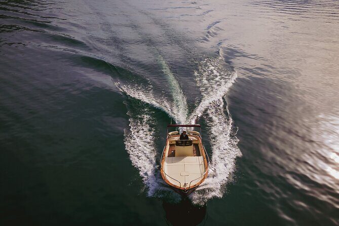 Private Boat Tour on Italian Gozzo on Lake Como - A Detailed Look at the Lake Como Private Gozzo Experience
