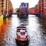 PRIVATE BOAT TOUR through the port of Hamburg - Authenticity and Local Flavor