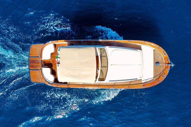 Private boat tour to Capri and Blue Grotto on Gozzo 32 ft - What’s the Real Value?