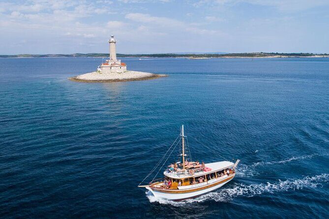 Private Boat Tour to Kamenjak and Levan Island with Lunch - Deep Dive into the Itinerary
