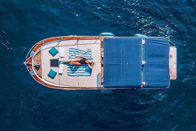 Private boat trip to Capri - A Closer Look at the Experience