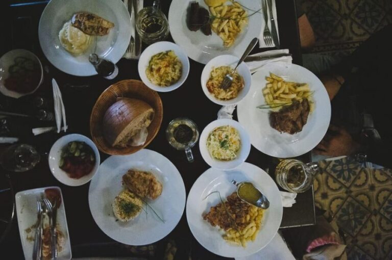 Private Bucharest: History & Food with Traditional Meal - Key Points