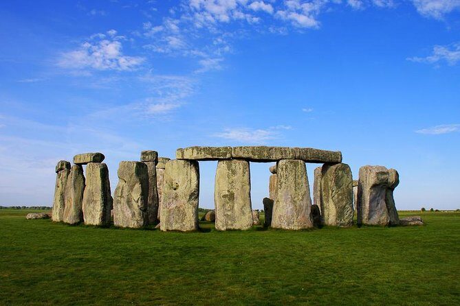 Private Chauffeured Minivan Tour of Stonehenge from London - Analyzing the Cost and Value