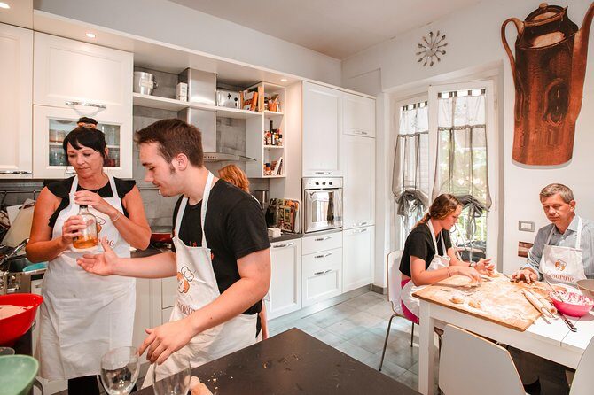 Private cooking class with lunch or dinner in Viareggio - FAQ
