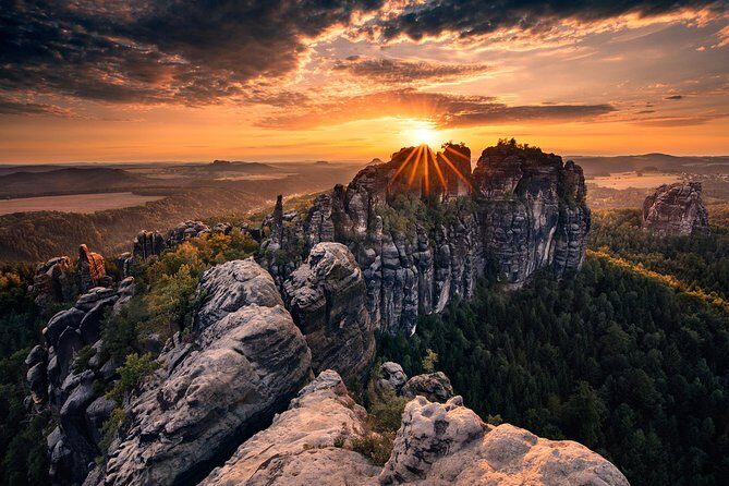 Private Day Tour for Big Groups - Best of 2 Countries: Bohemian Switzerland NP - Exploring Bohemian Switzerland: A Deep Dive into the Full-Day Tour