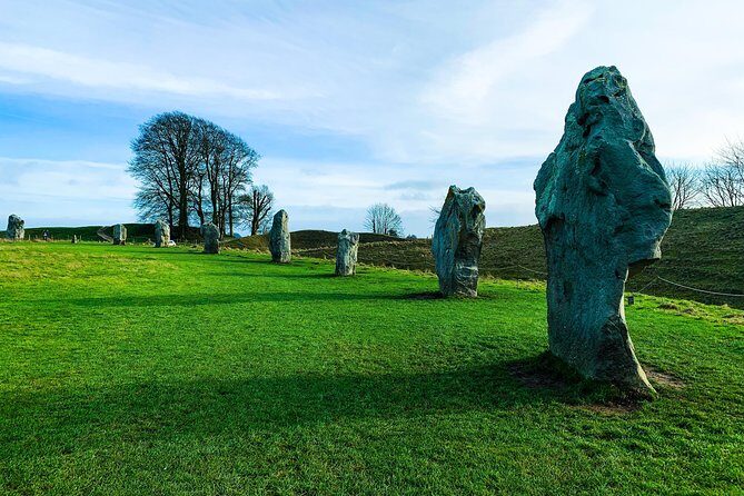 Private Day Tour to Bath, Avebury & The Cotswolds - Who Should Book This Tour?
