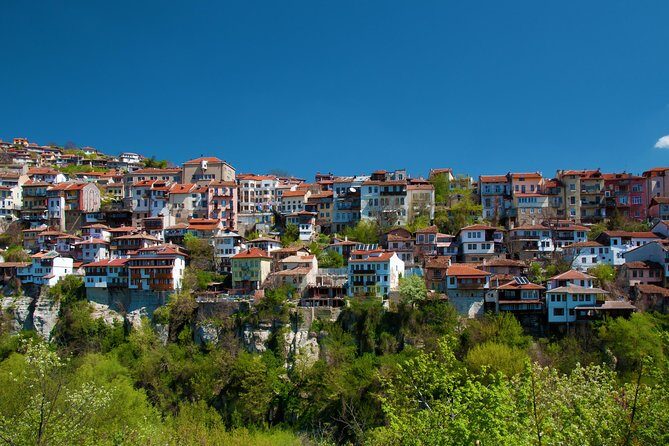 Private Day Trip to Bulgaria and Veliko Tarnovo from Bucharest - Exploring Veliko Tarnovo