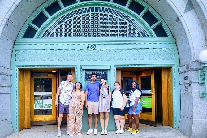 Private Downtown Chicago TV and Movie Sites Guided Walking Tour - Who Should Take This Tour?