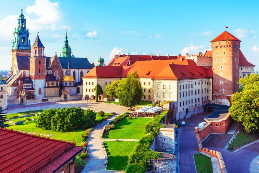Private Family Tour of Krakow Old Town with Cruise Tickets - Exploring Krakow’s Old Town: A Walk Through History and Legend
