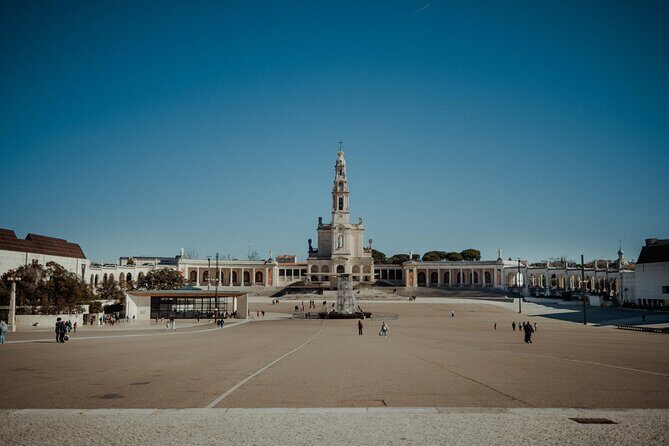 Private Fátima, Batalha, Nazaré and Óbidos Tour - The Experience: Comfort, Expertise, and Authenticity
