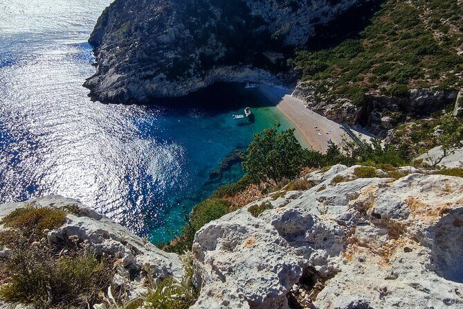 Private Full Day Boat Expedition to Grama Bay - What Makes This Tour Stand Out?