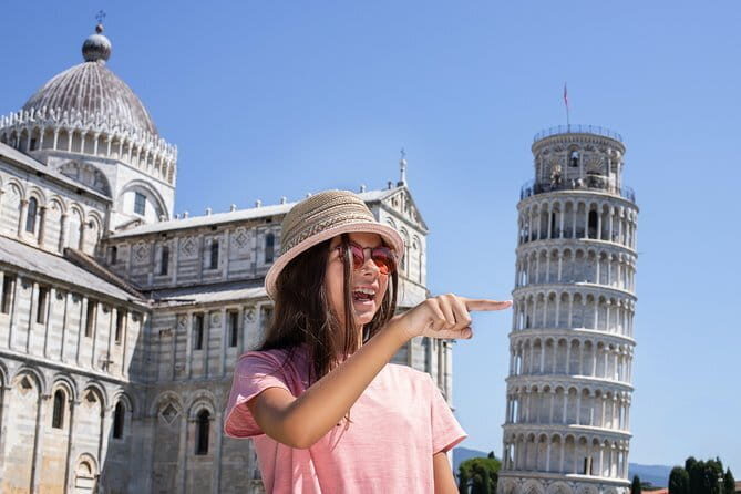 PRIVATE Full-Day Pisa and Lucca GUIDED Tour from Florence - The Journey Begins: From Florence to Pisa