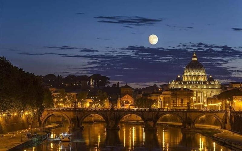 Private Golf Cart Tour: Discover the Magic of Rome by Night - Who Will Love This Tour?