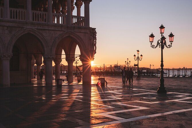 Private guide to visit Palacio Ducale & Basilica de San Marco in Venice - Authentic Experiences in a Crowded City