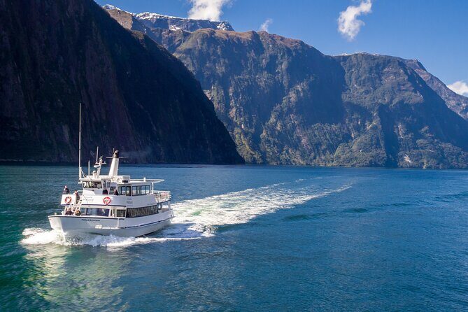 Private Guided Milford Sound Tour ex Queenstown - An In-Depth Look at Your Milford Sound Journey