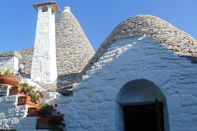 Private guided tour in Alberobello with free tasting: discovering the trulli - Authentic Stories and Visual Treats