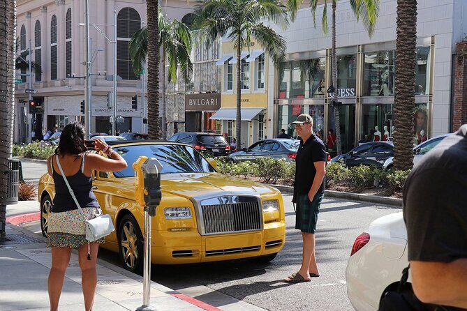 Private Hollywood and Celebrity Homes Bus Tour - Exploring the Itinerary in Detail