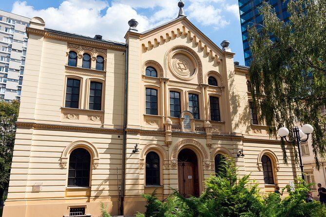 Private Jewish Warsaw Tour with social-distance bus - The Value of a Guided Private Tour