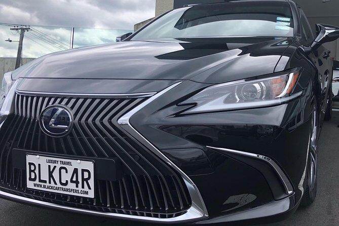 Private Luxury Tour to Hobbiton Movie Set & Waitimo Glowworm Cave - Exploring the Hobbiton Movie Set